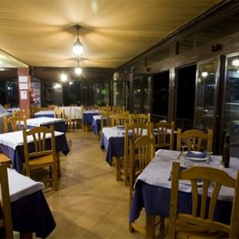 Restaurante El Peñón restaurante vacío